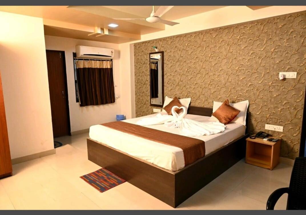 Hotel Sukh Sagar Somnāth Exterior foto